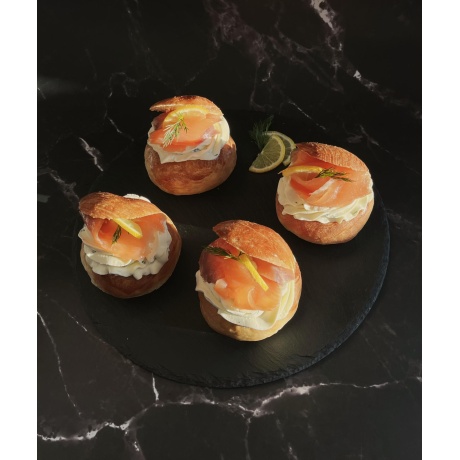 Vastlakukkel Toorjuustukreemi ja lõhega